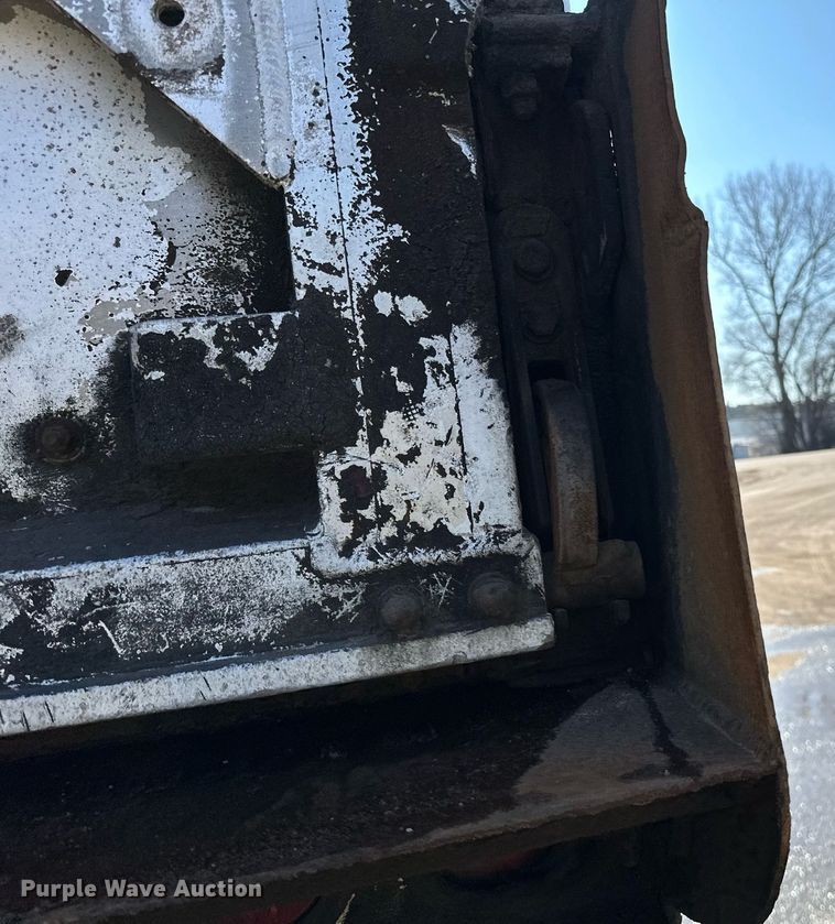 image for item DO3198 1995 East end dump trailer