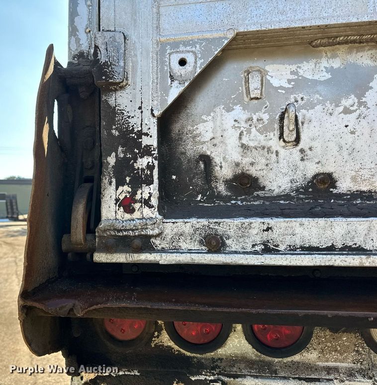 image for item DO3198 1995 East end dump trailer