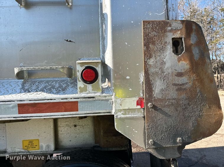 image for item DO3198 1995 East end dump trailer