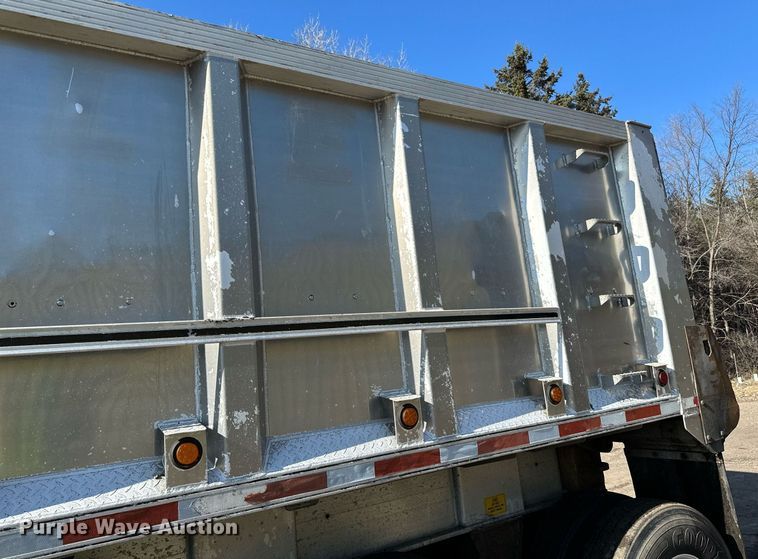 image for item DO3198 1995 East end dump trailer
