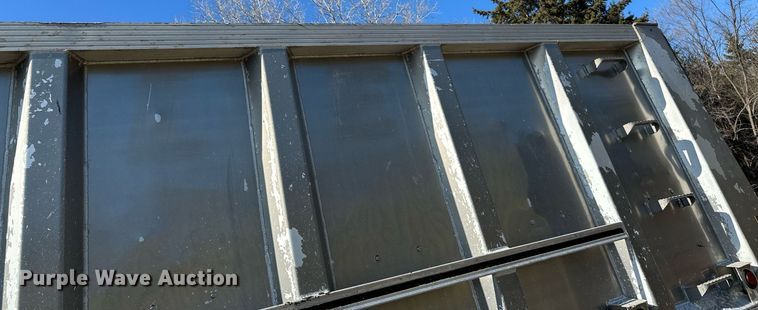 image for item DO3198 1995 East end dump trailer