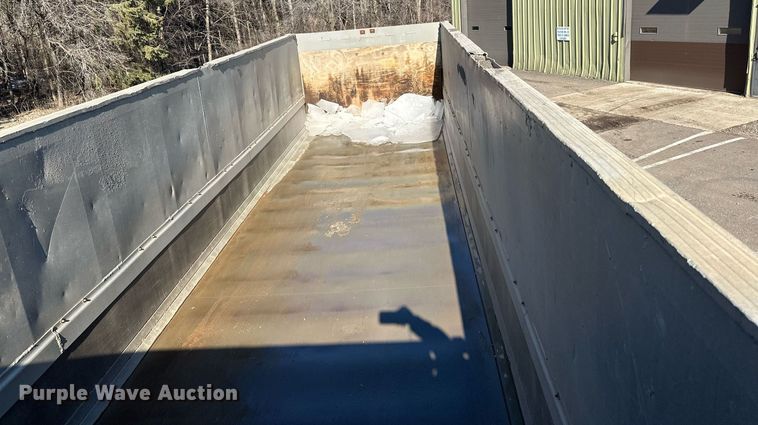 image for item DO3198 1995 East end dump trailer