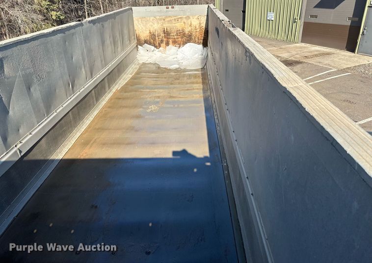 image for item DO3198 1995 East end dump trailer