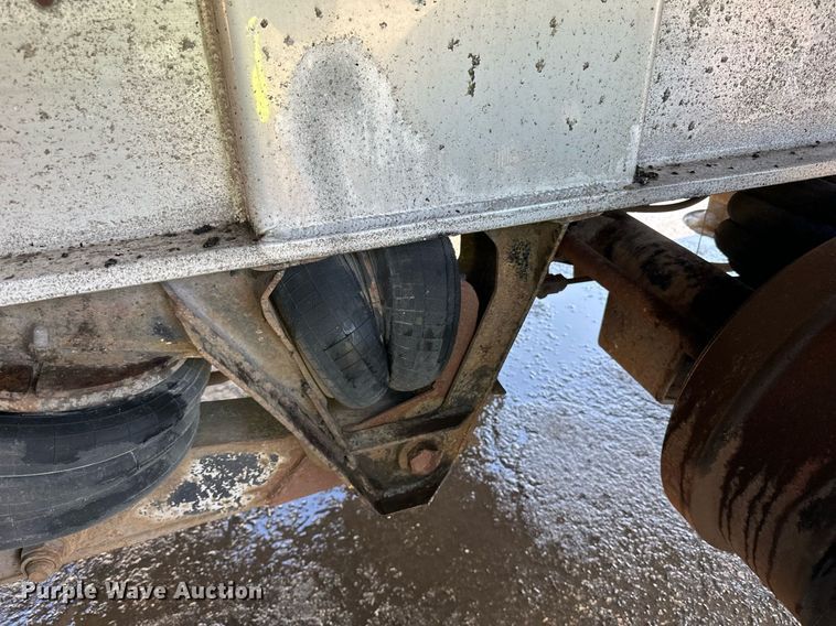 image for item DO3198 1995 East end dump trailer