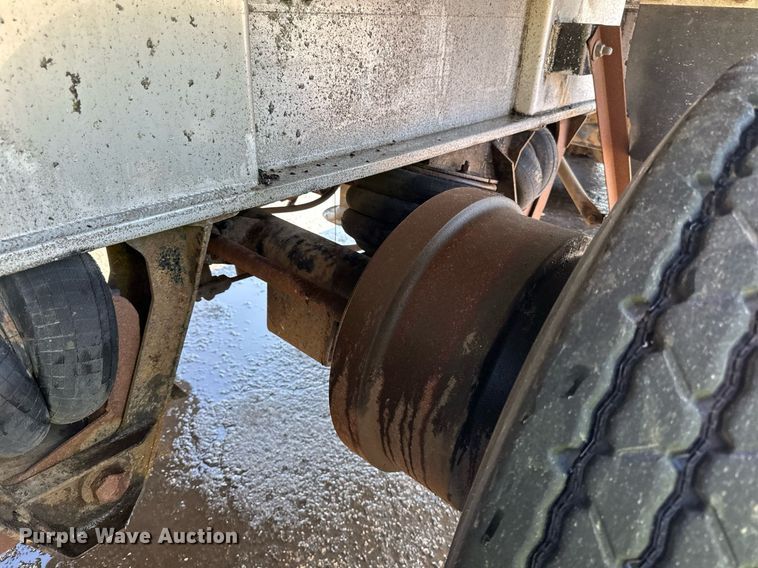 image for item DO3198 1995 East end dump trailer