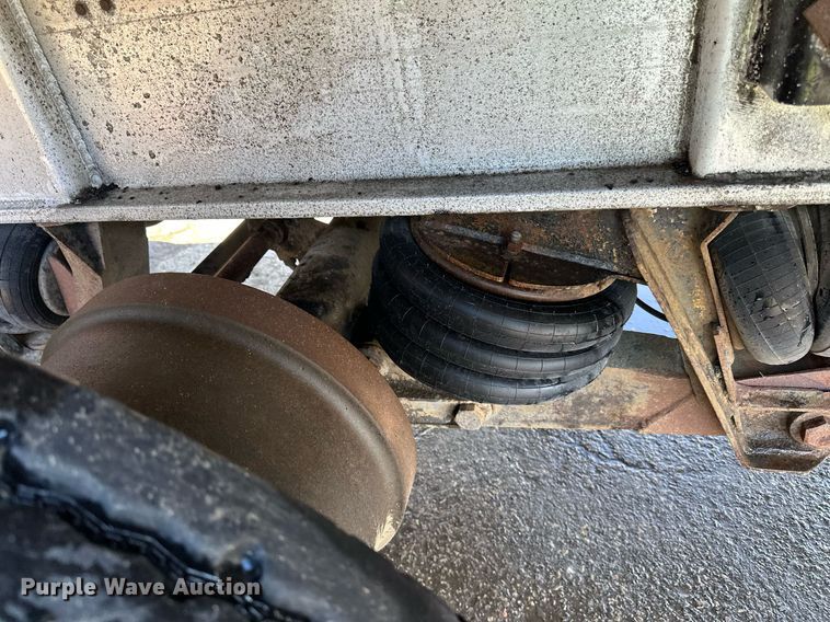 image for item DO3198 1995 East end dump trailer