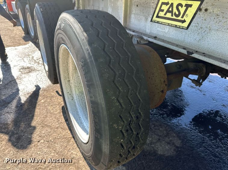 image for item DO3198 1995 East end dump trailer