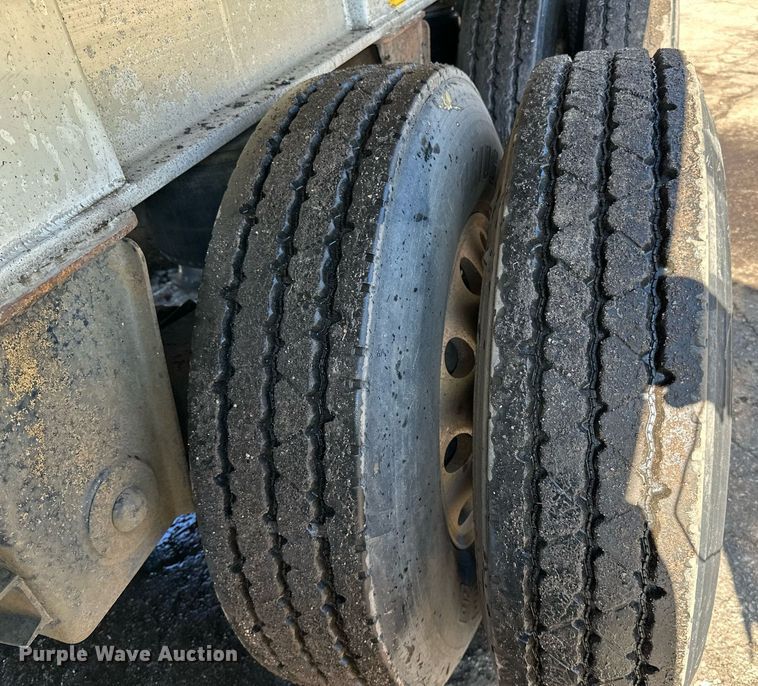 image for item DO3198 1995 East end dump trailer