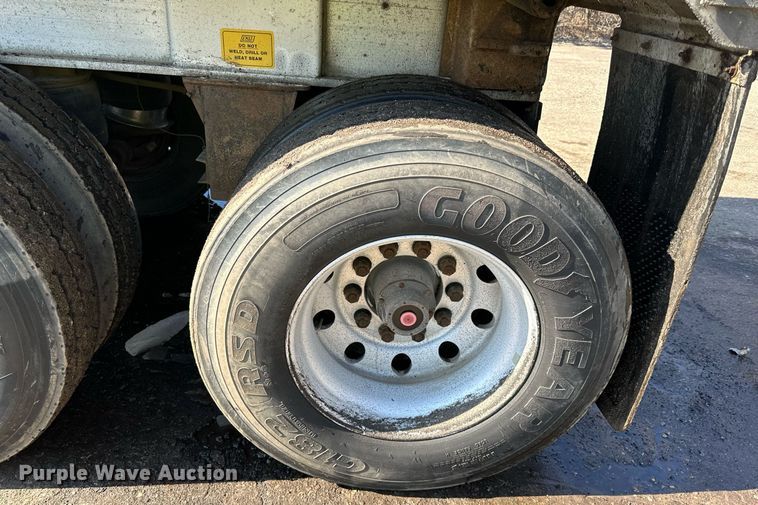 image for item DO3198 1995 East end dump trailer