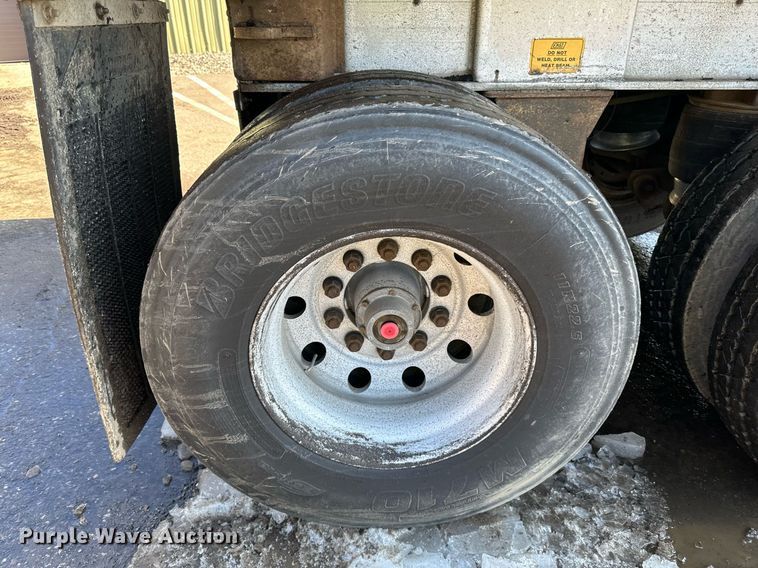 image for item DO3198 1995 East end dump trailer