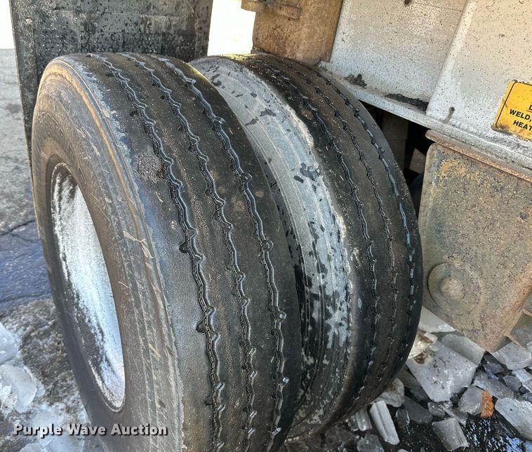 image for item DO3198 1995 East end dump trailer