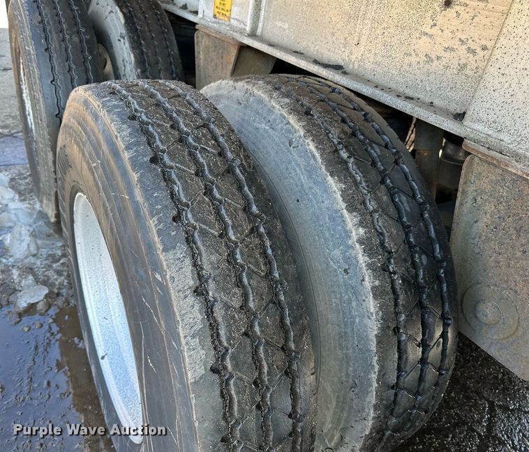 image for item DO3198 1995 East end dump trailer