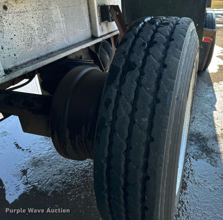 image for item DO3198 1995 East end dump trailer