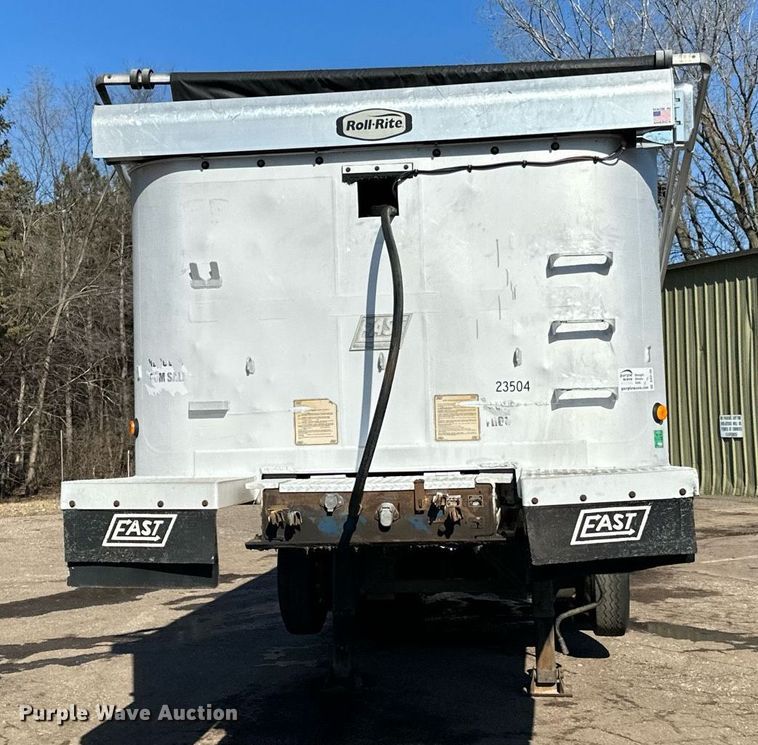 image for item DO3199 1998 East end dump trailer