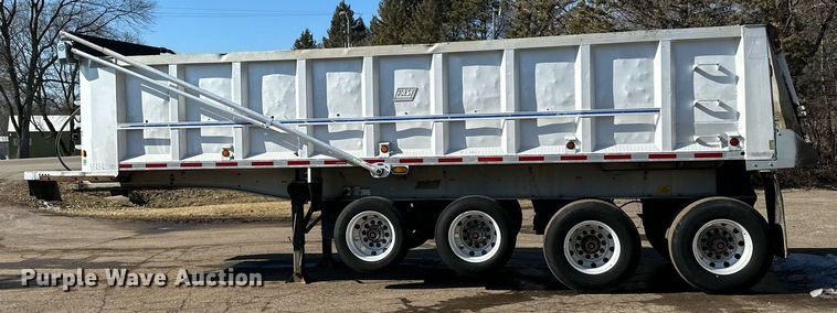image for item DO3199 1998 East end dump trailer