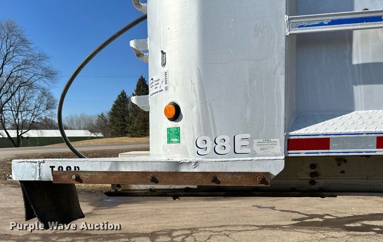 image for item DO3199 1998 East end dump trailer