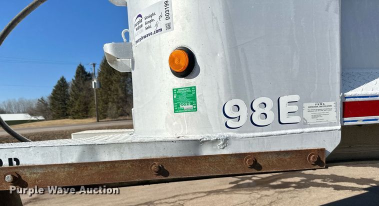 image for item DO3199 1998 East end dump trailer