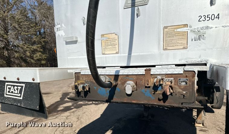 image for item DO3199 1998 East end dump trailer