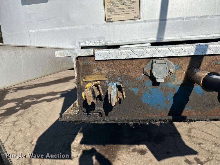 image for item DO3199 1998 East end dump trailer