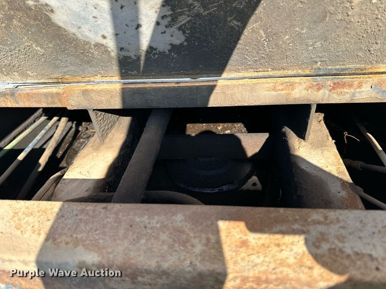 image for item DO3199 1998 East end dump trailer