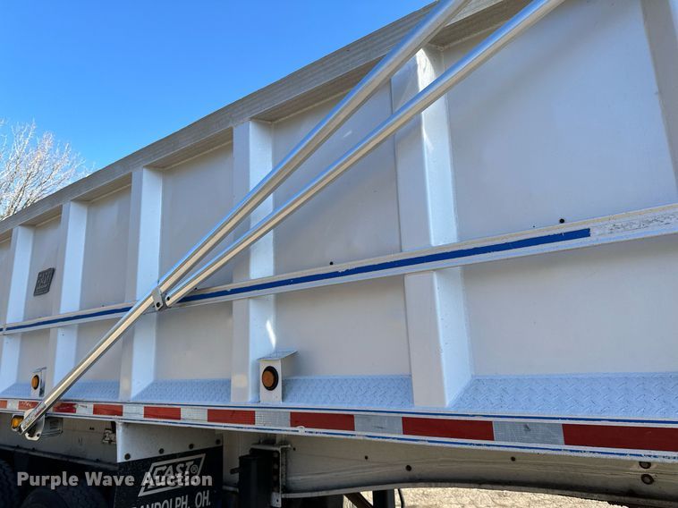 image for item DO3199 1998 East end dump trailer