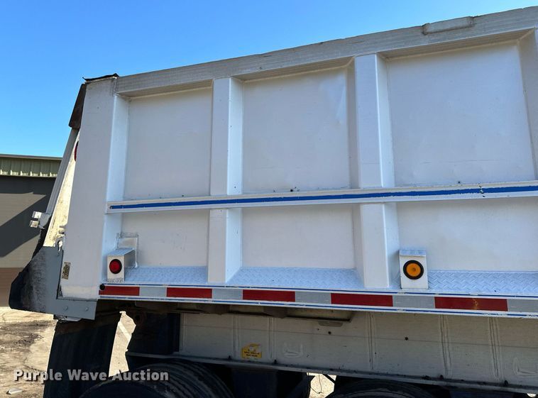 image for item DO3199 1998 East end dump trailer