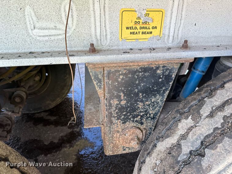 image for item DO3199 1998 East end dump trailer