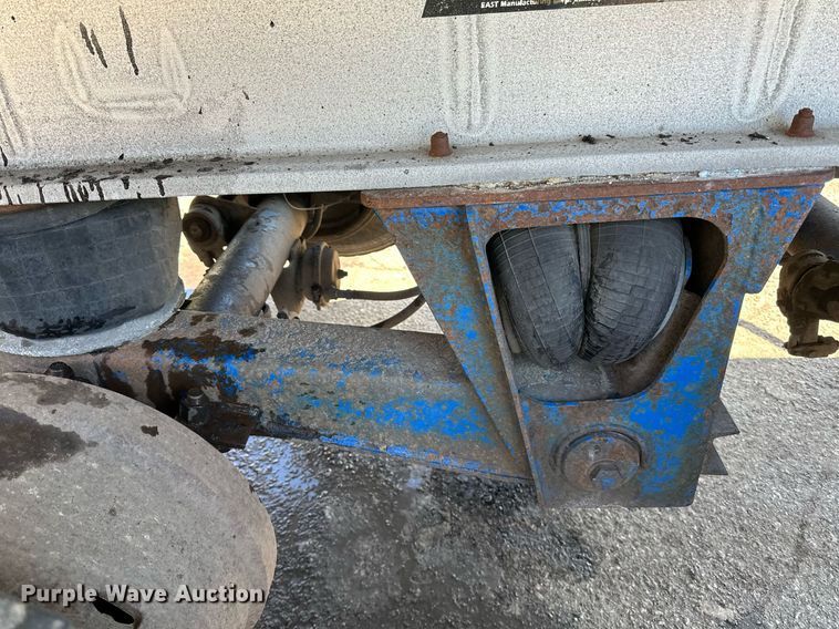 image for item DO3199 1998 East end dump trailer