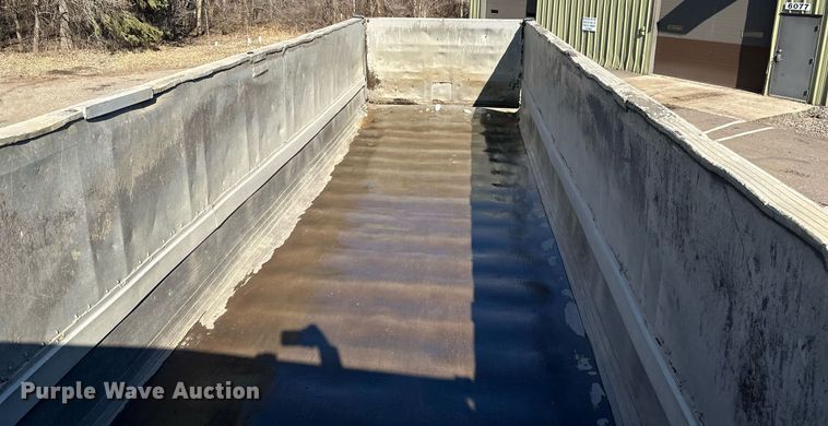 image for item DO3199 1998 East end dump trailer