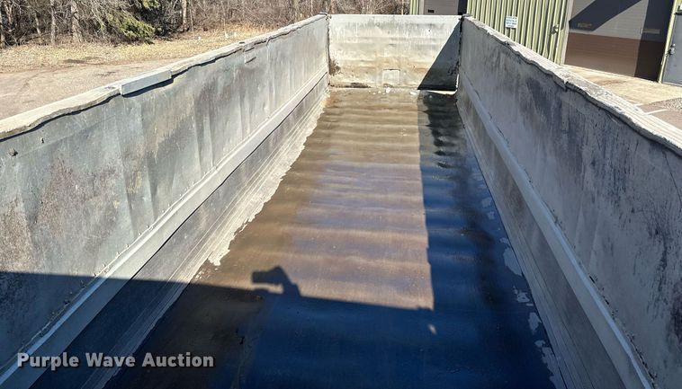 image for item DO3199 1998 East end dump trailer