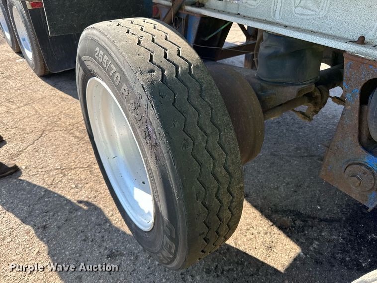 image for item DO3199 1998 East end dump trailer