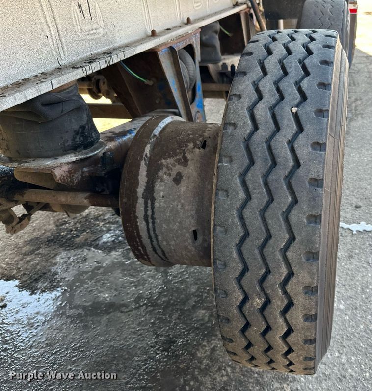 image for item DO3199 1998 East end dump trailer