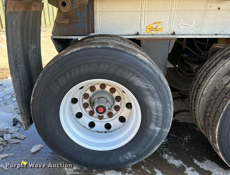 image for item DO3199 1998 East end dump trailer