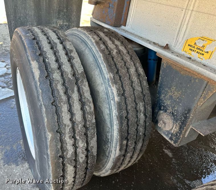 image for item DO3199 1998 East end dump trailer