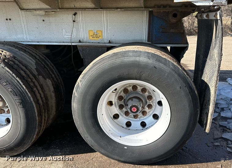 image for item DO3199 1998 East end dump trailer