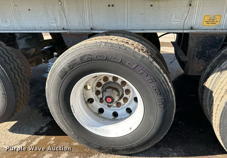 image for item DO3199 1998 East end dump trailer
