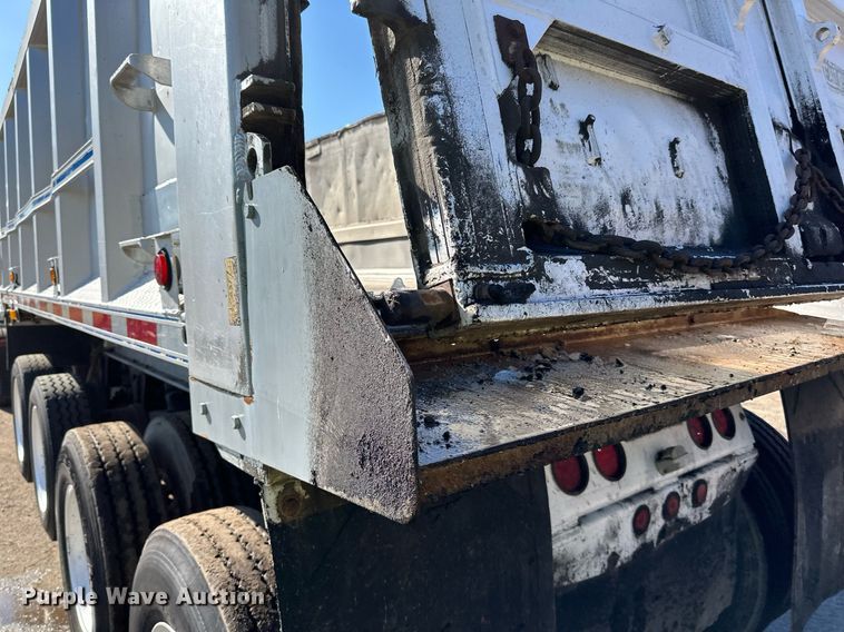 image for item DO3199 1998 East end dump trailer