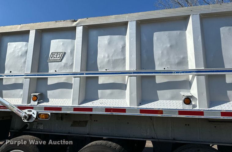 image for item DO3199 1998 East end dump trailer