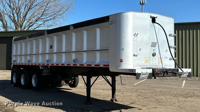 image for item DO3200 1997 East end dump trailer