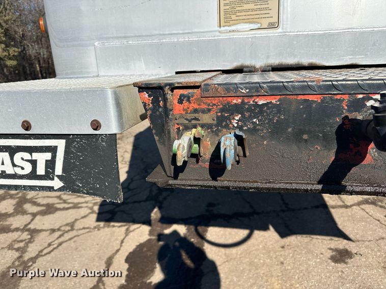 image for item DO3200 1997 East end dump trailer