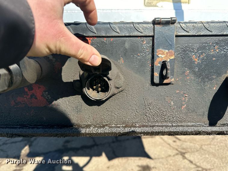 image for item DO3200 1997 East end dump trailer