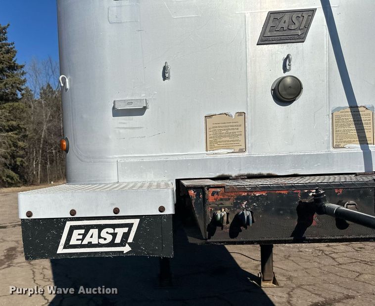 image for item DO3200 1997 East end dump trailer