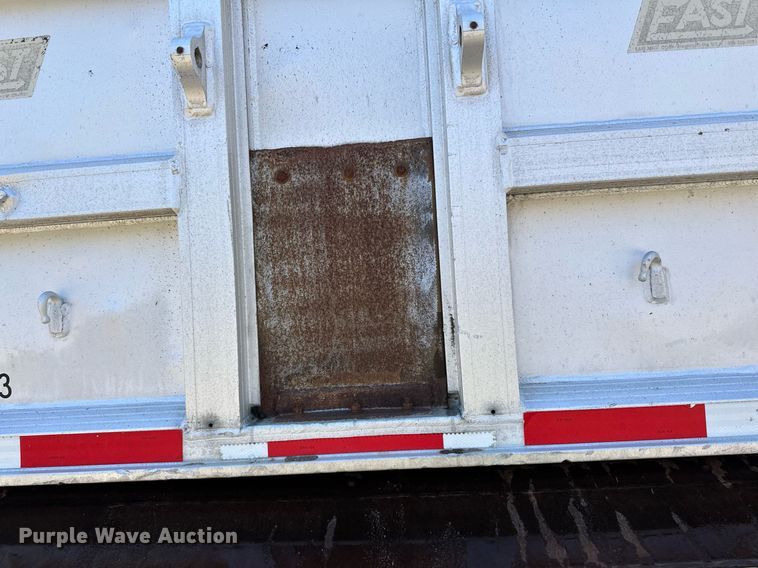 image for item DO3200 1997 East end dump trailer