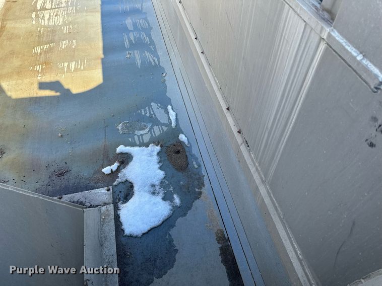 image for item DO3200 1997 East end dump trailer