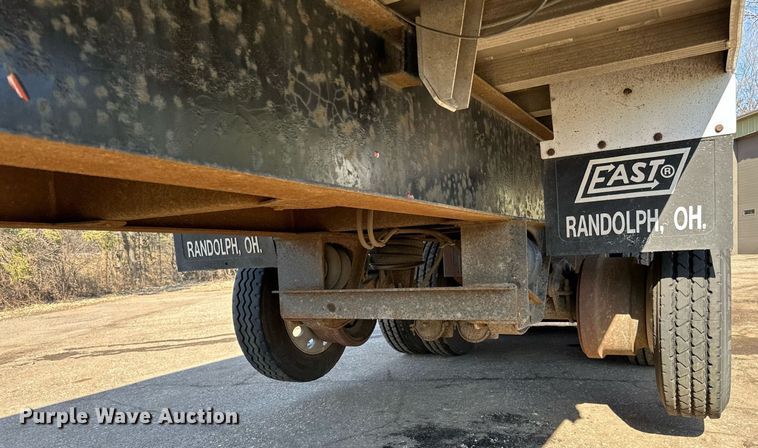 image for item DO3200 1997 East end dump trailer