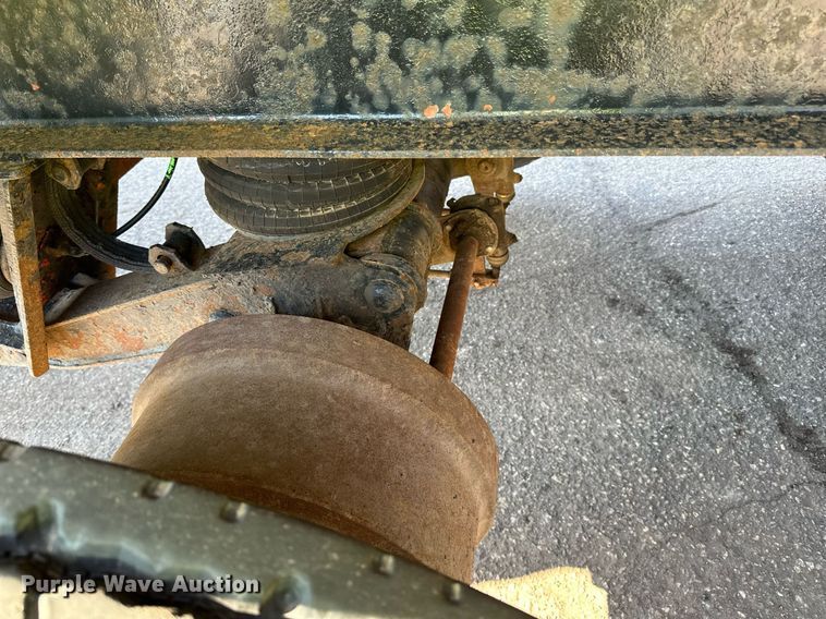 image for item DO3200 1997 East end dump trailer