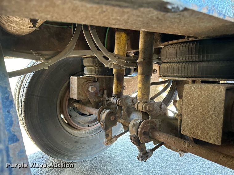 image for item DO3200 1997 East end dump trailer