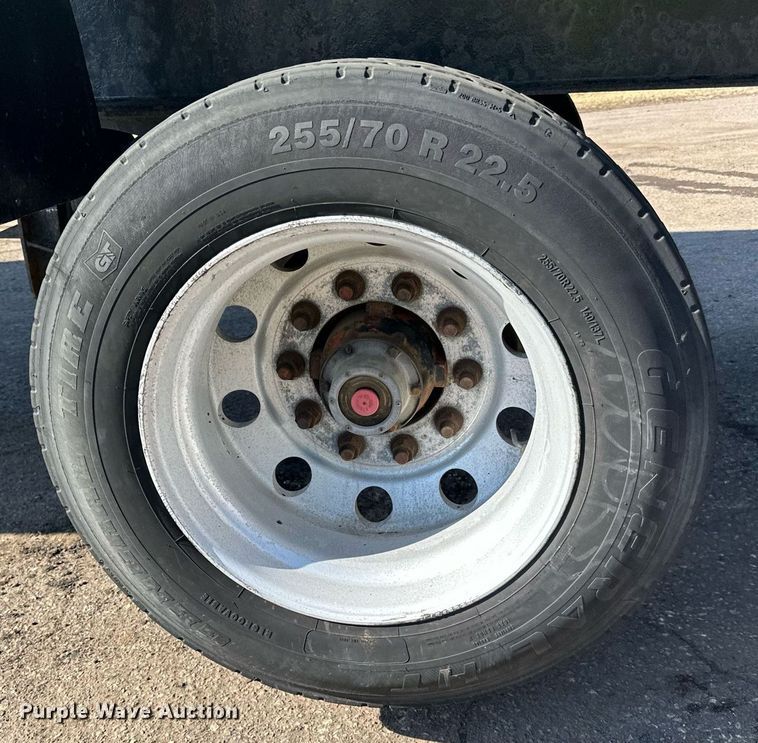 image for item DO3200 1997 East end dump trailer