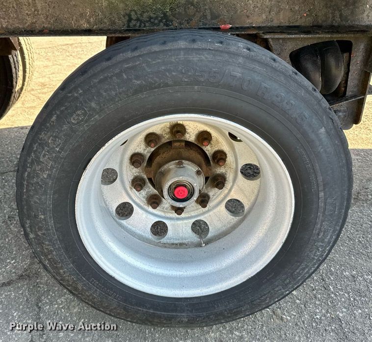 image for item DO3200 1997 East end dump trailer