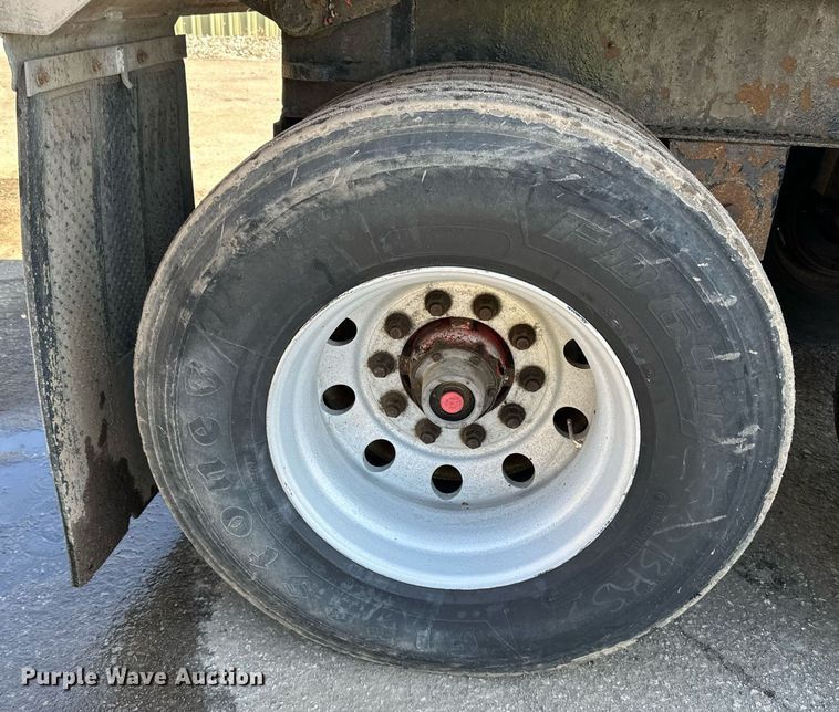 image for item DO3200 1997 East end dump trailer